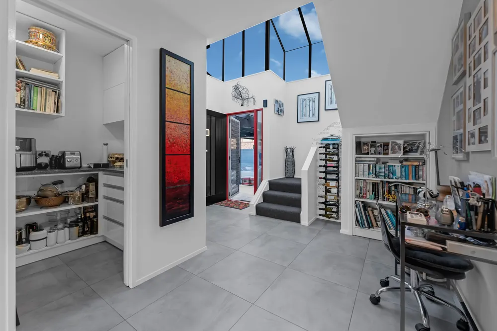 Photos of 2 Compass Point Way
