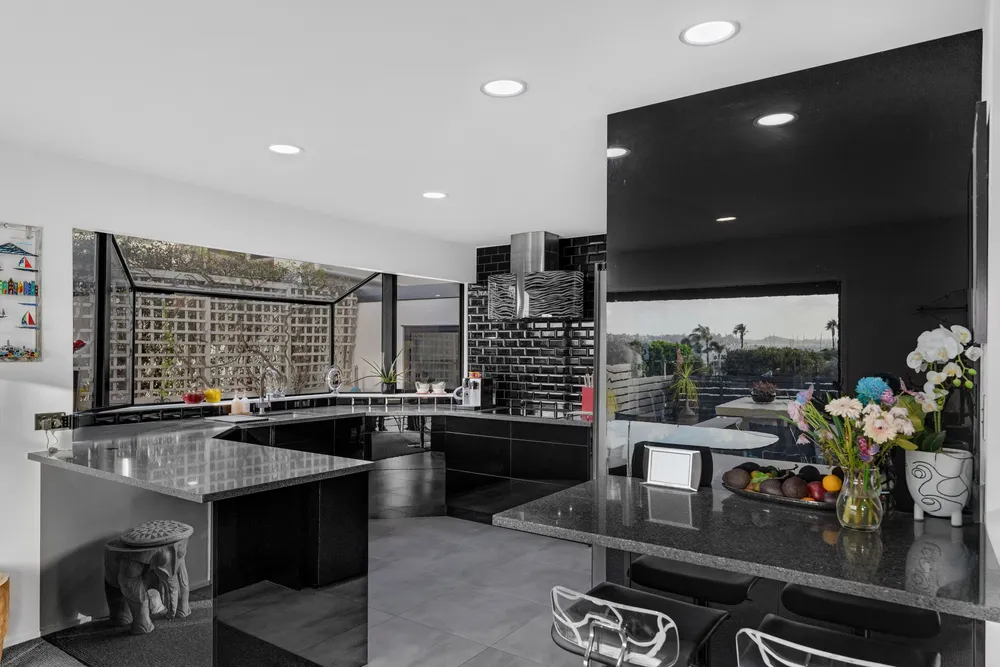 Photos of 2 Compass Point Way