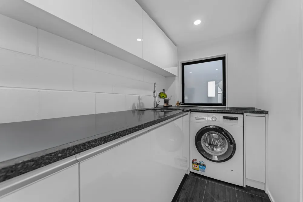 Photos of 2 Compass Point Way