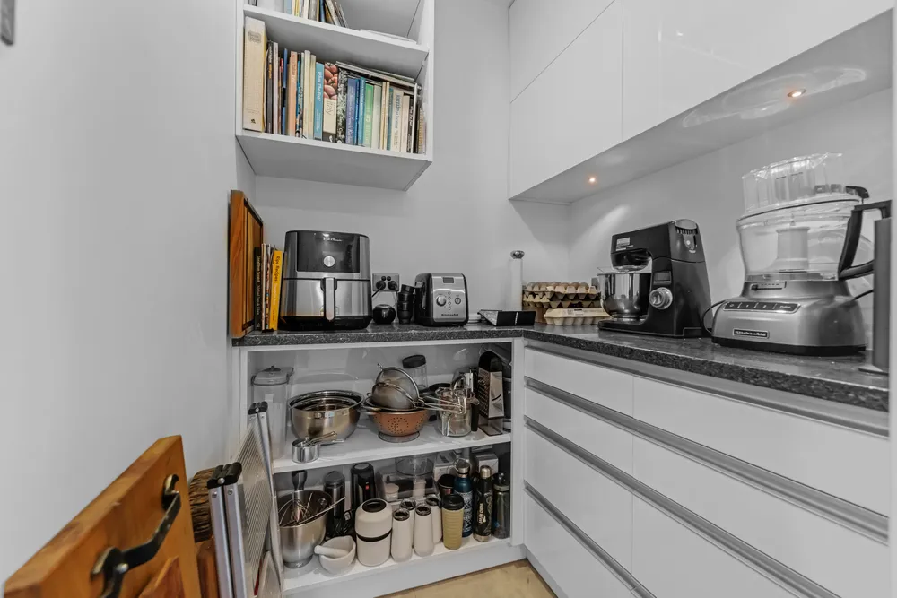 Photos of 2 Compass Point Way