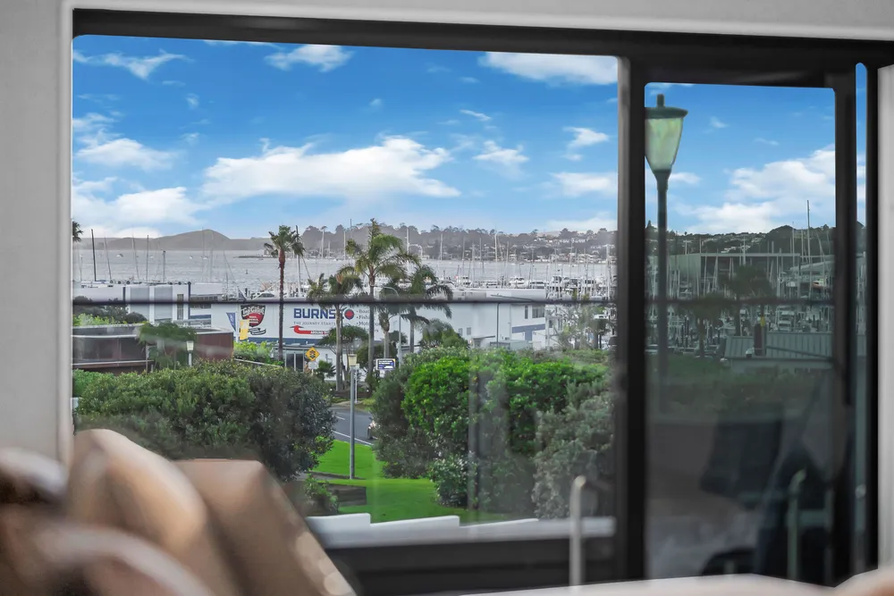 Photos of 2 Compass Point Way