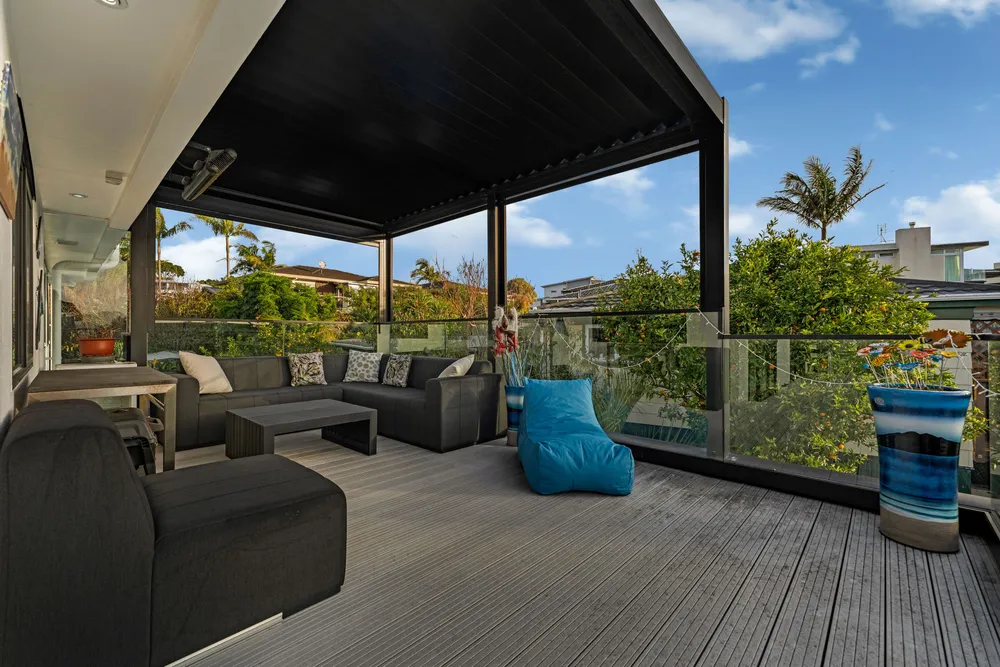 Photos of 2 Compass Point Way