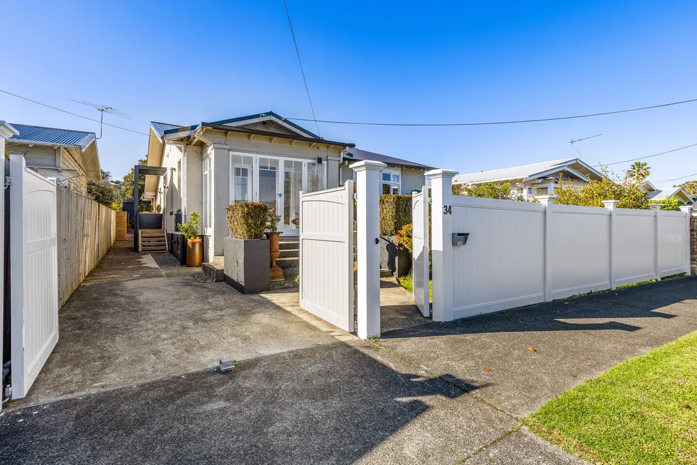 Photos of 34 Mewburn Avenue