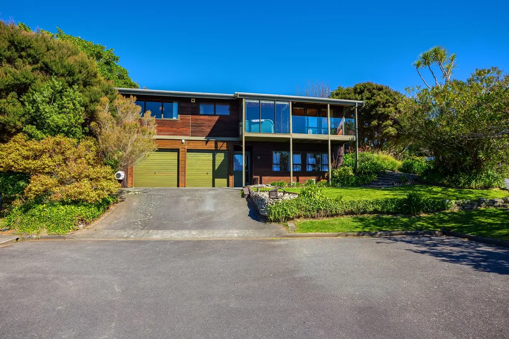 Photos of 25 James Cook Drive