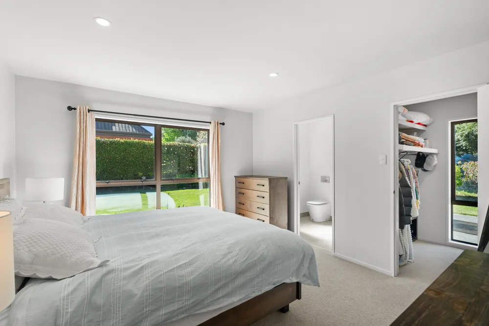 Photos of 14 Thurlestone Place