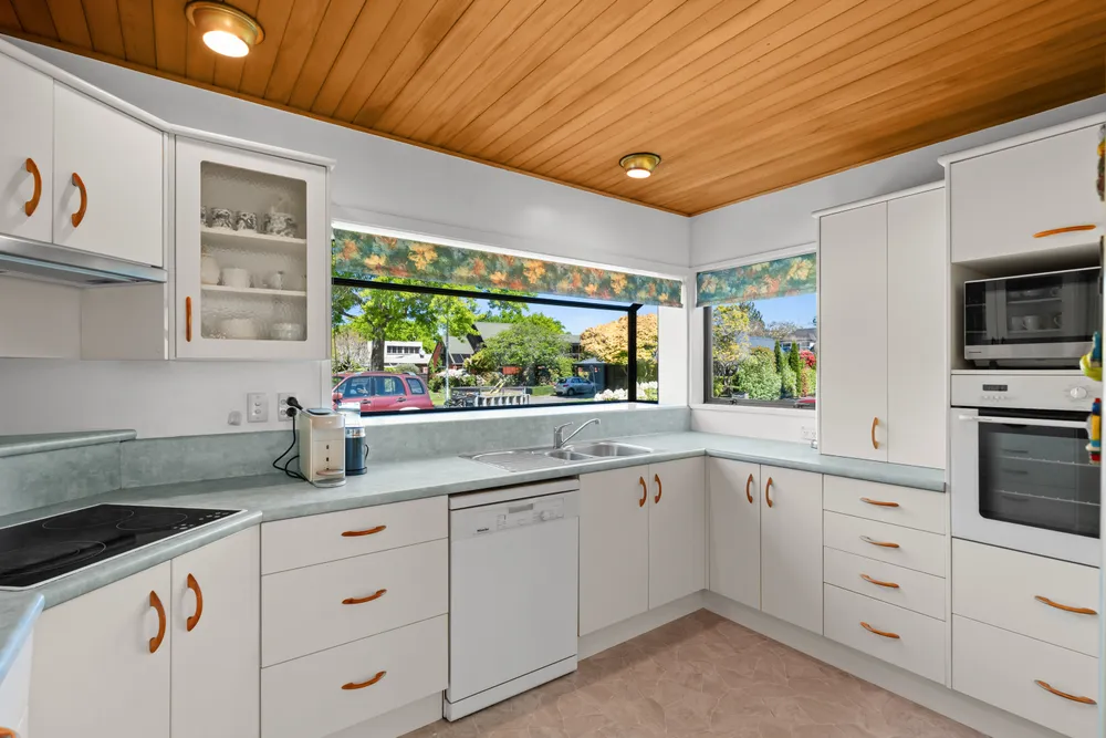 Photos of 14 Thurlestone Place