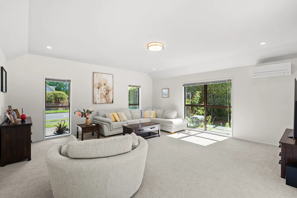 Photos of 14 Thurlestone Place