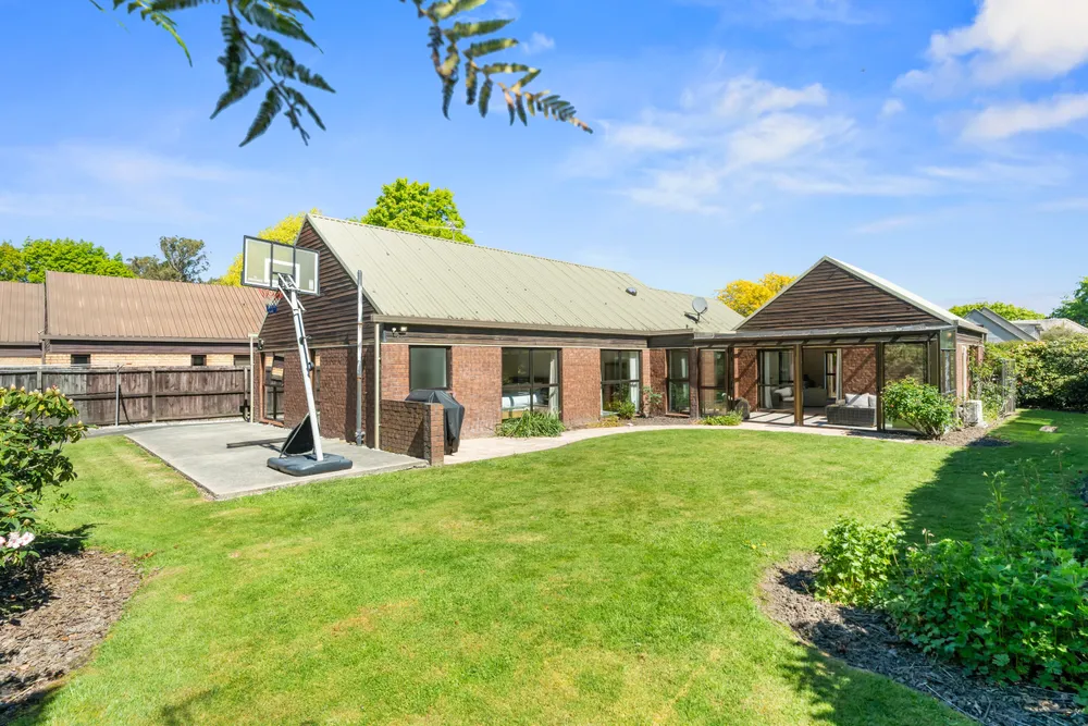 Photos of 14 Thurlestone Place