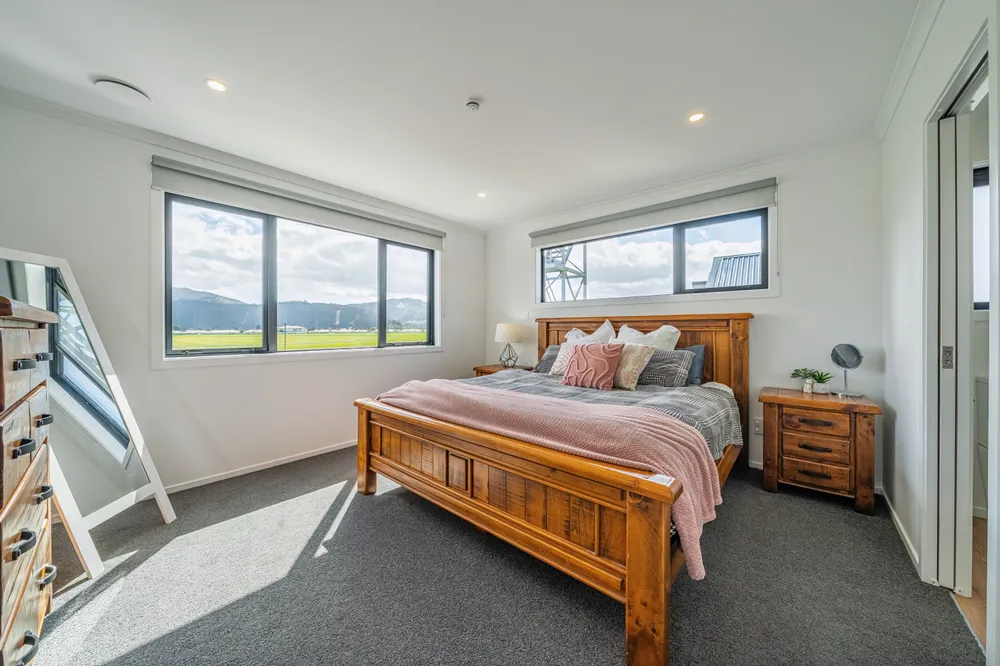 Photos of 89 Cynisca Crescent