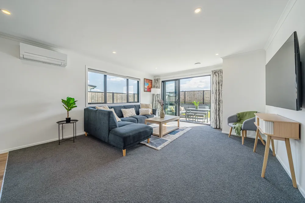Photos of 89 Cynisca Crescent