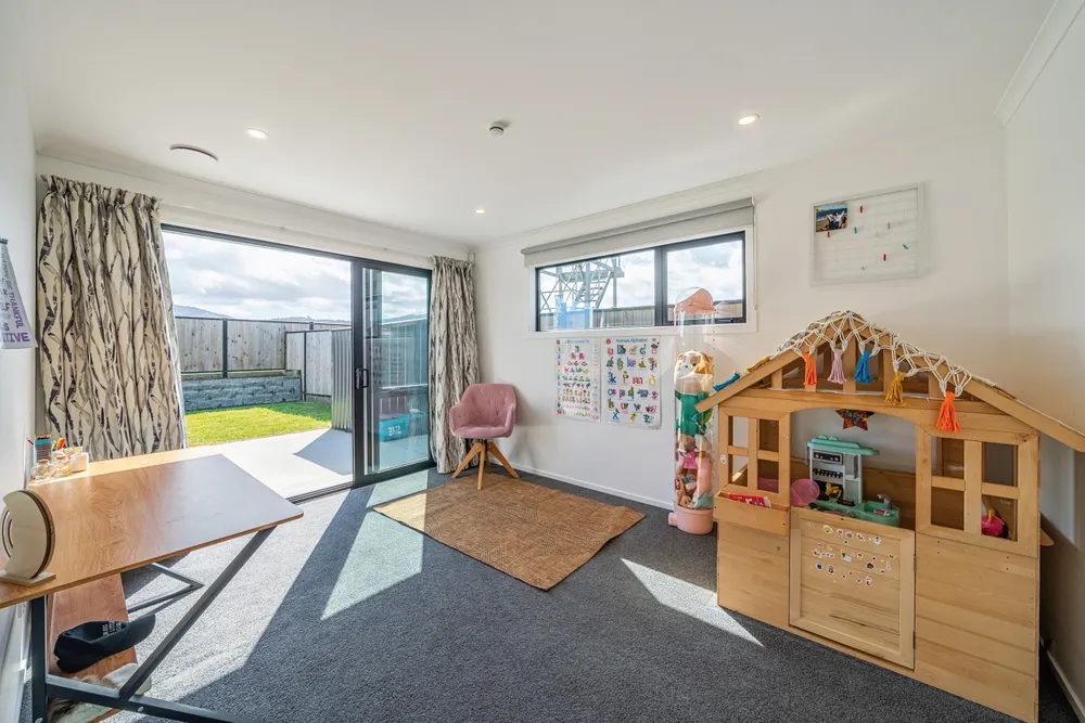 Photos of 89 Cynisca Crescent