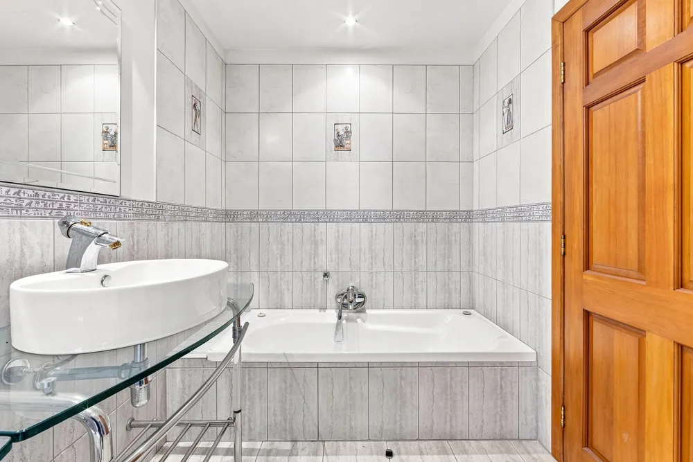 Photos of 18 Belgrove Place