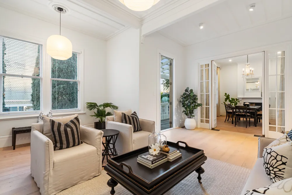 Photos of 25 Earle Street
