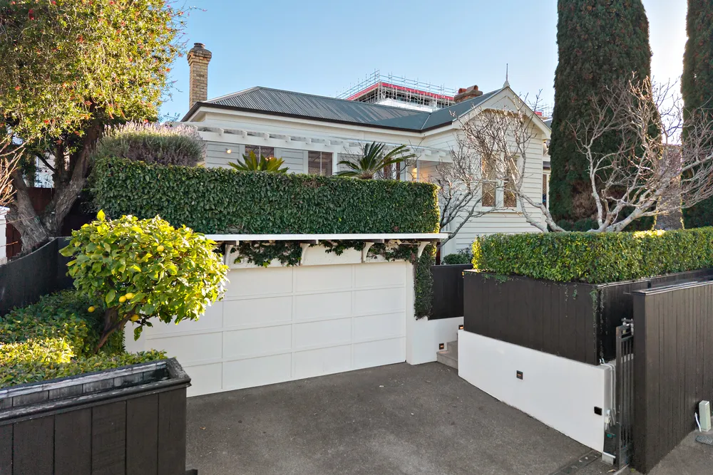 Photos of 25 Earle Street