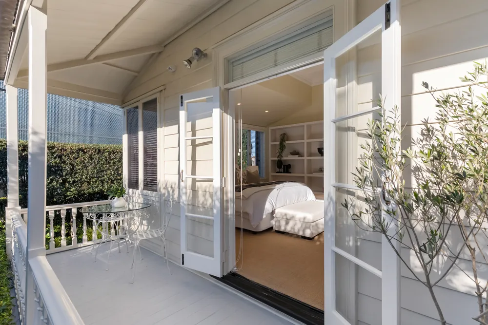 Photos of 25 Earle Street