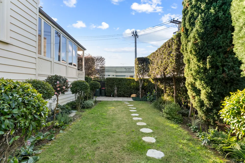 Photos of 25 Earle Street