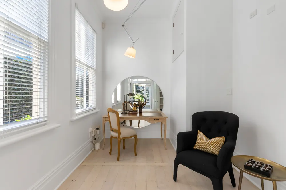 Photos of 25 Earle Street
