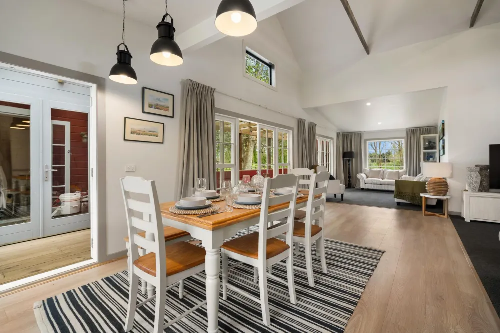 Photos of 89 Fullerton Road