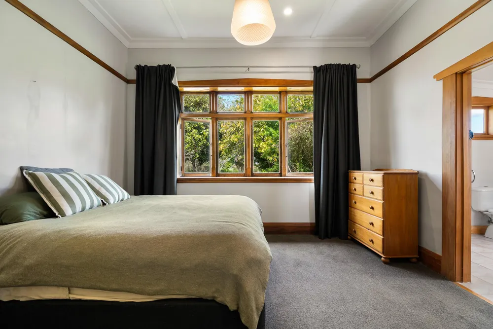 Photos of 89 Fullerton Road
