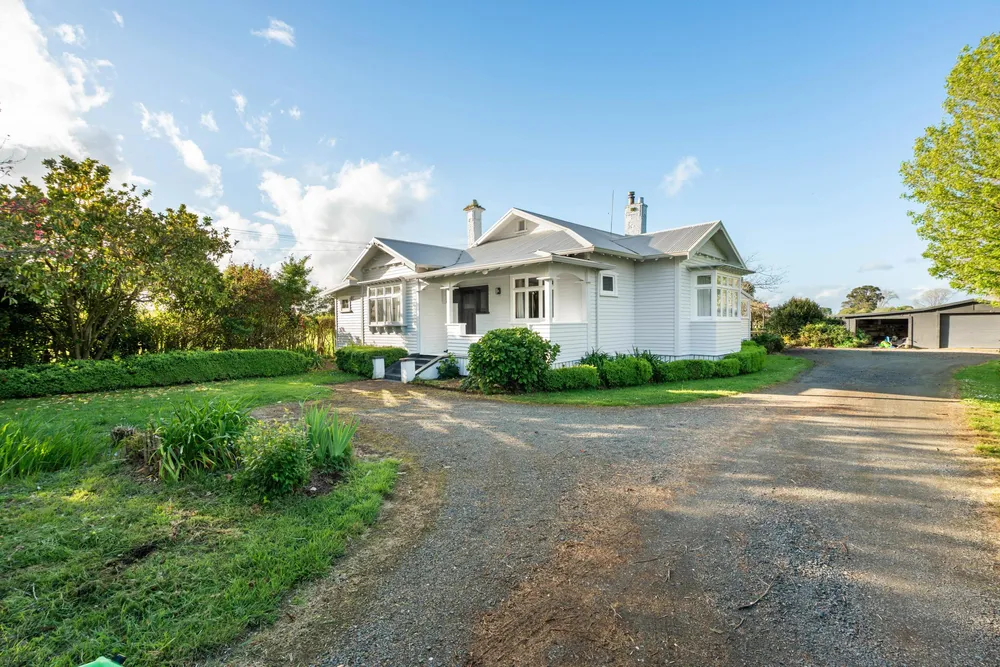 Photos of 89 Fullerton Road