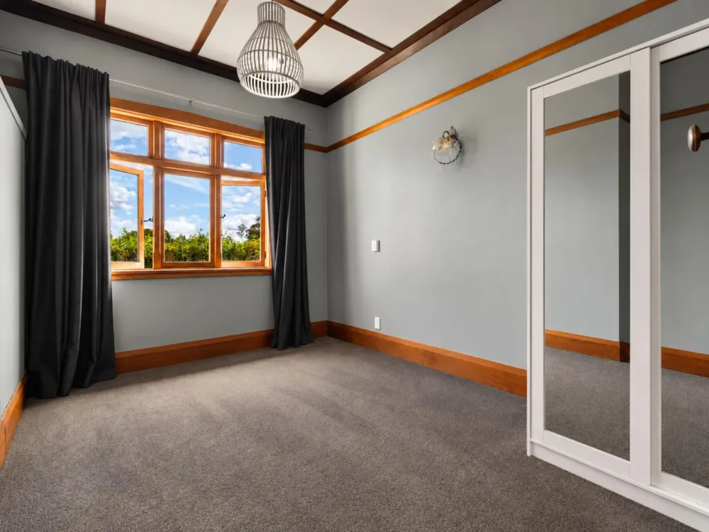 Photos of 89 Fullerton Road