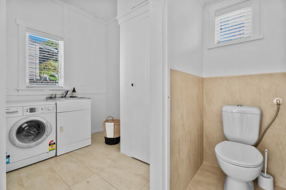 Photos of 51 Fowlds Avenue