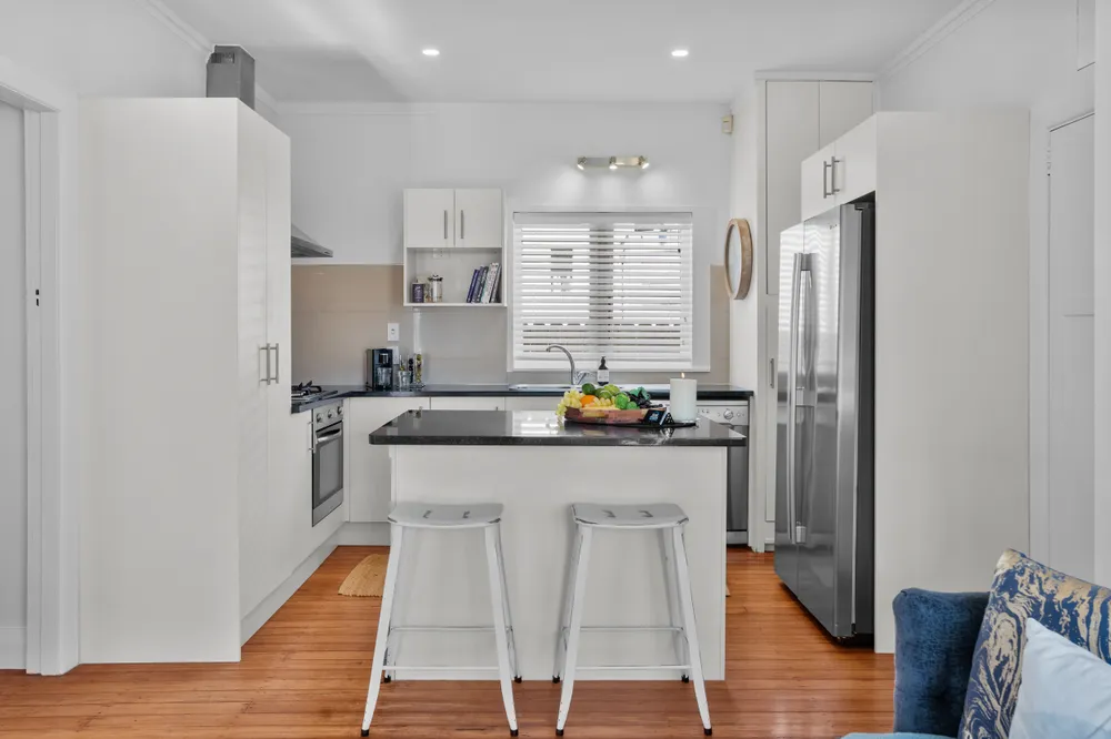 Photos of 51 Fowlds Avenue