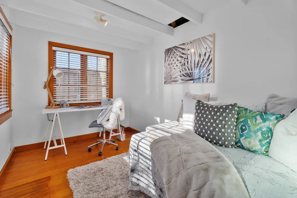 Photos of 51 Fowlds Avenue