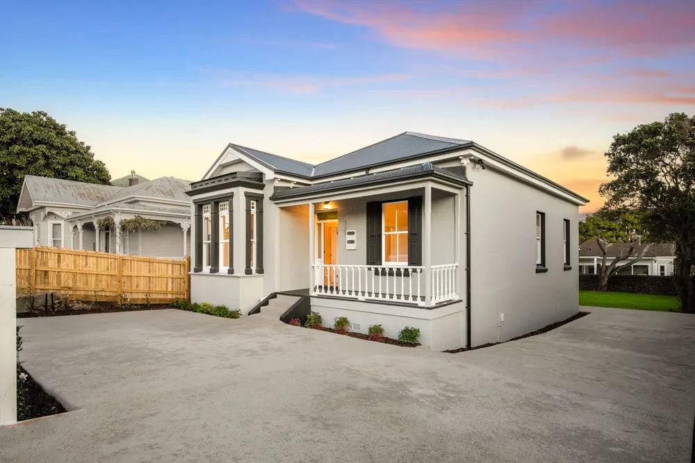 Photos of 18 Sandringham Road