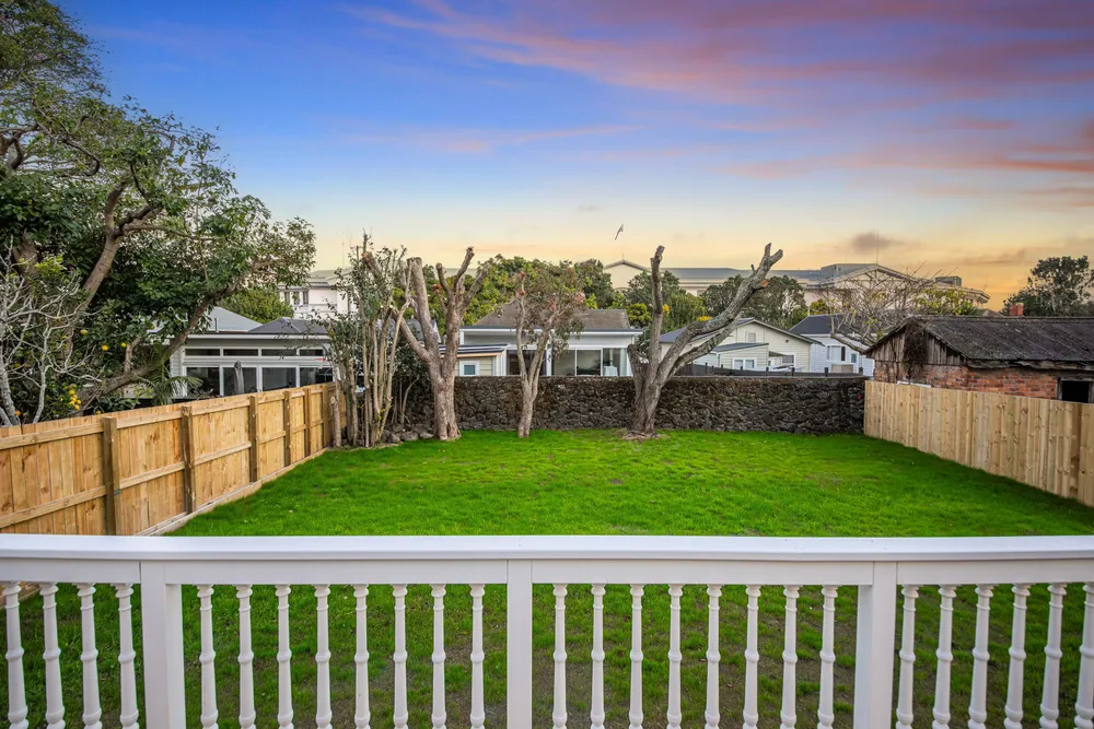 Photos of 18 Sandringham Road