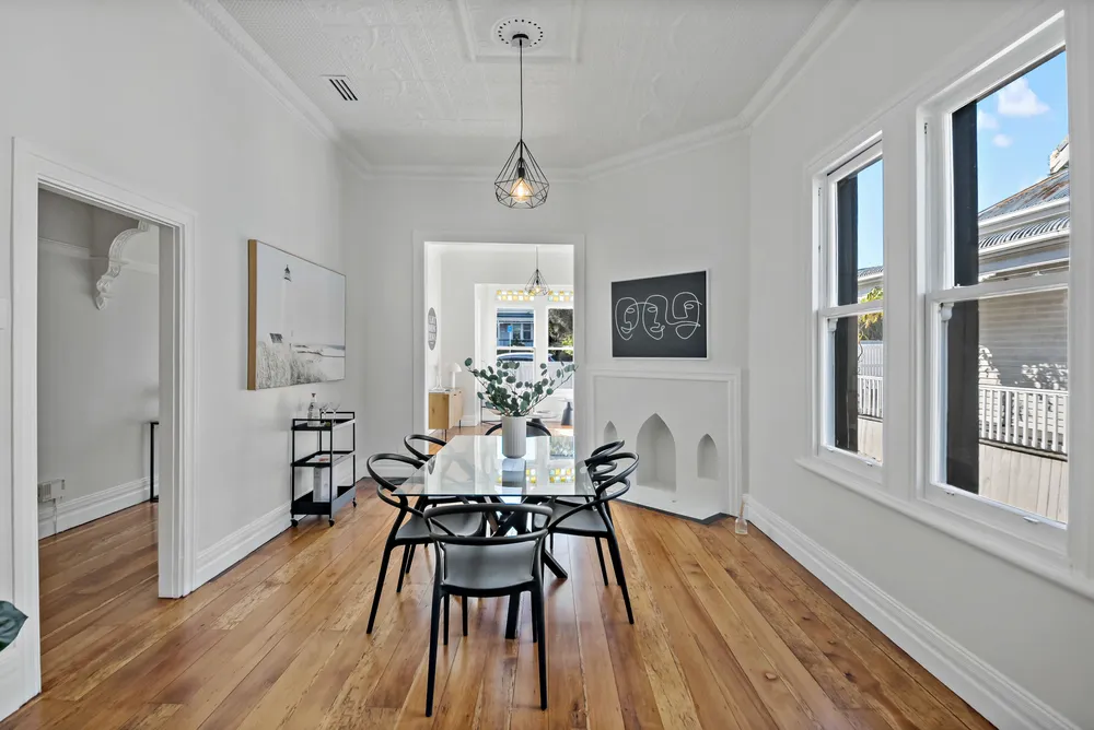 Photos of 18 Sandringham Road