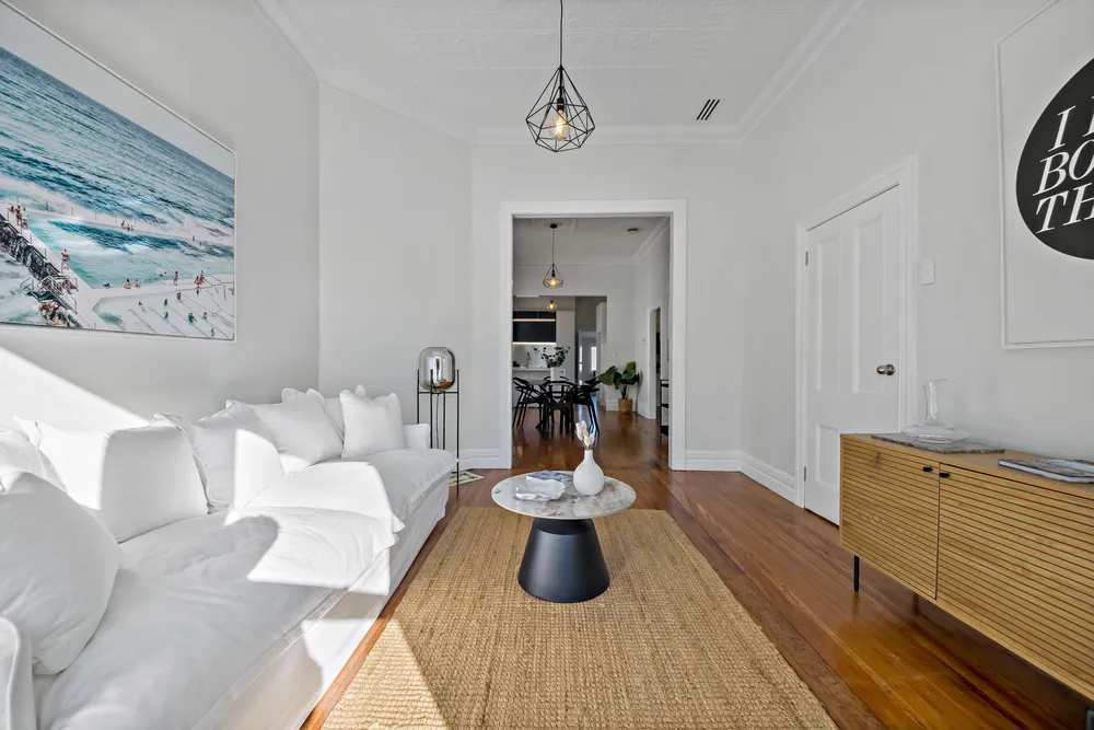 Photos of 18 Sandringham Road