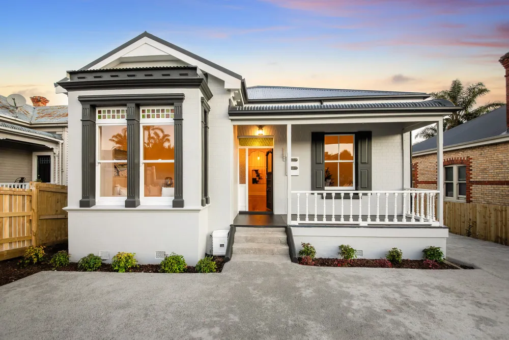 Photos of 18 Sandringham Road