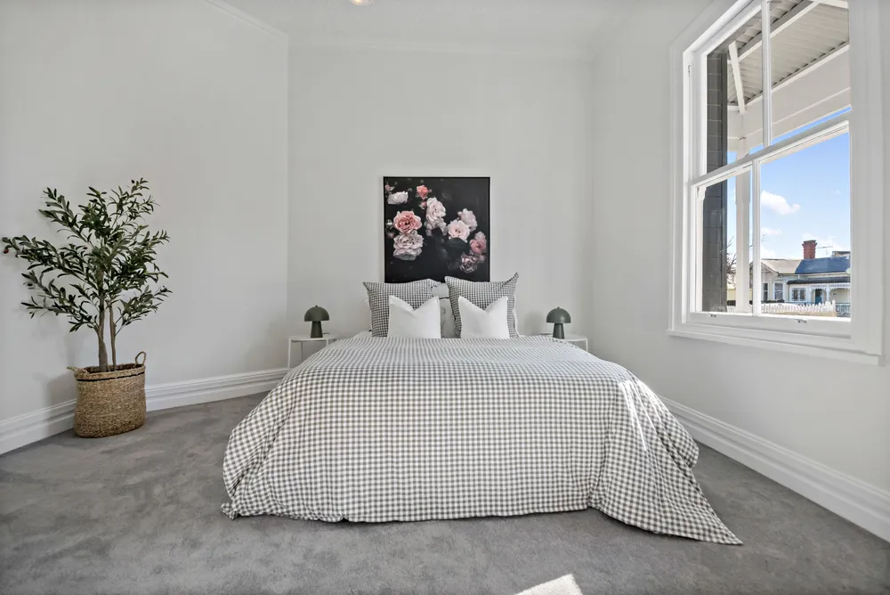 Photos of 18 Sandringham Road
