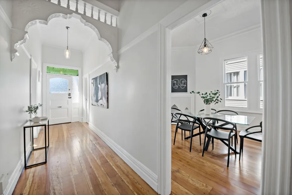 Photos of 18 Sandringham Road