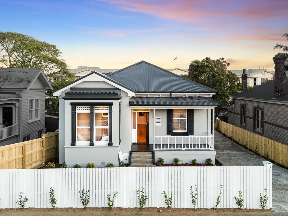 Photos of 18 Sandringham Road