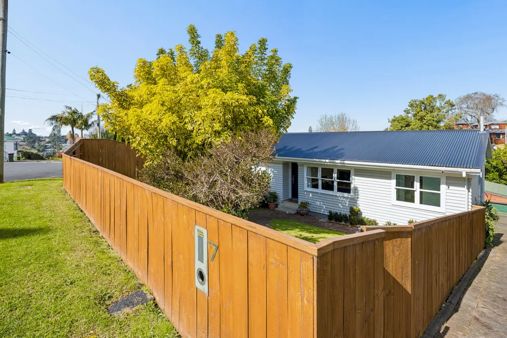 Photos of 7 McIlroy Avenue
