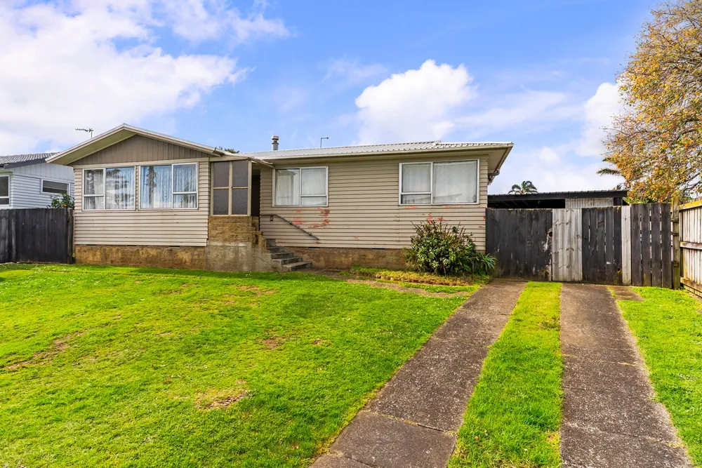 Photos of 3 Bedlington Avenue
