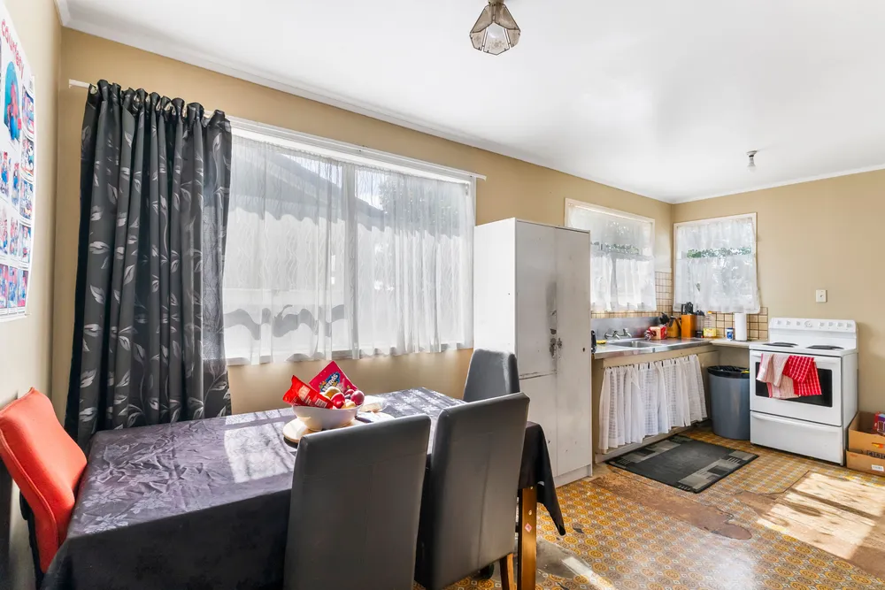 Photos of 3 Bedlington Avenue