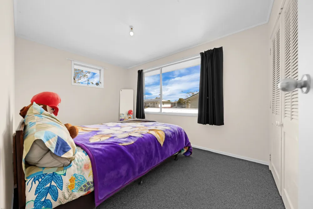 Photos of 24 Frobisher Way