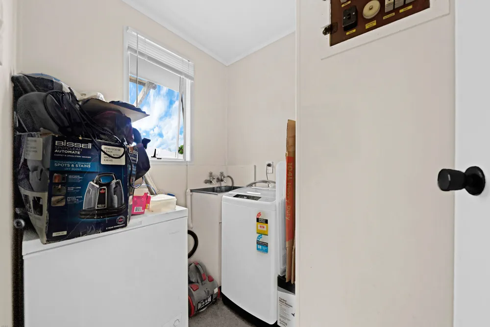 Photos of 24 Frobisher Way