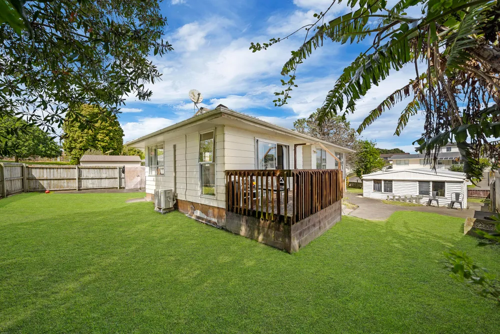 Photos of 24 Frobisher Way