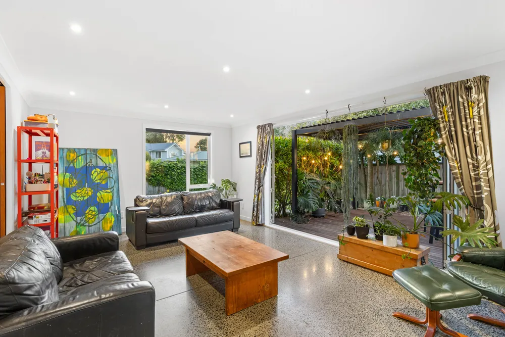 Photos of 8A Chapman Road