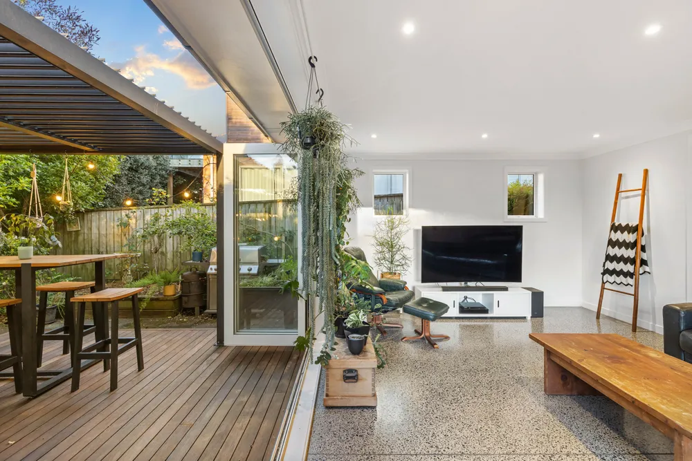 Photos of 8A Chapman Road