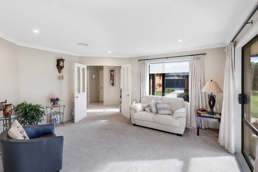 Photos of 8 Gwen Place