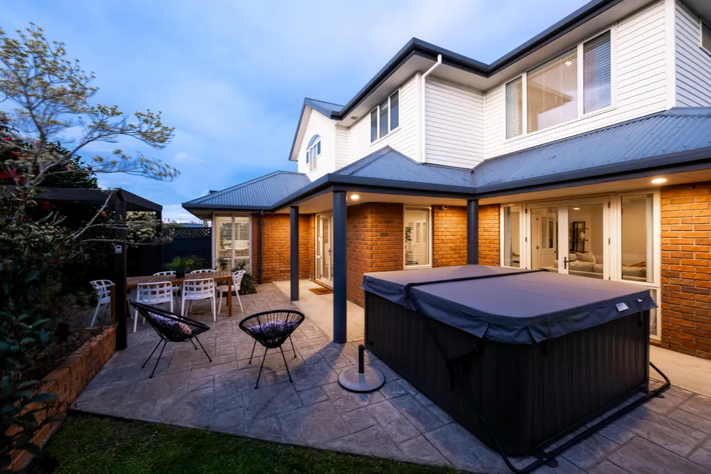 Photos of 1 Oaktree Lane