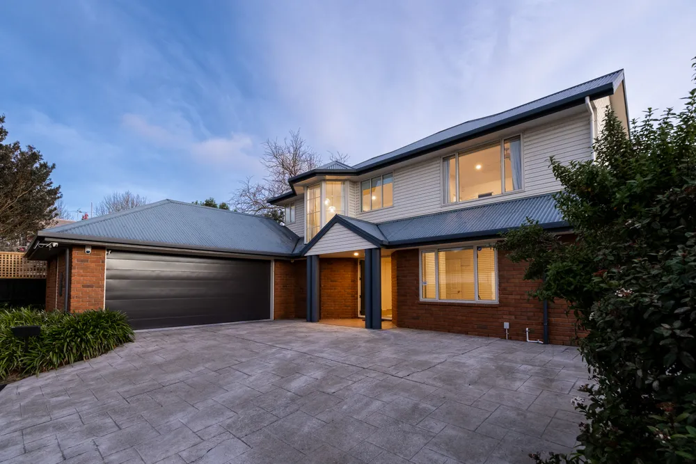 Photos of 1 Oaktree Lane