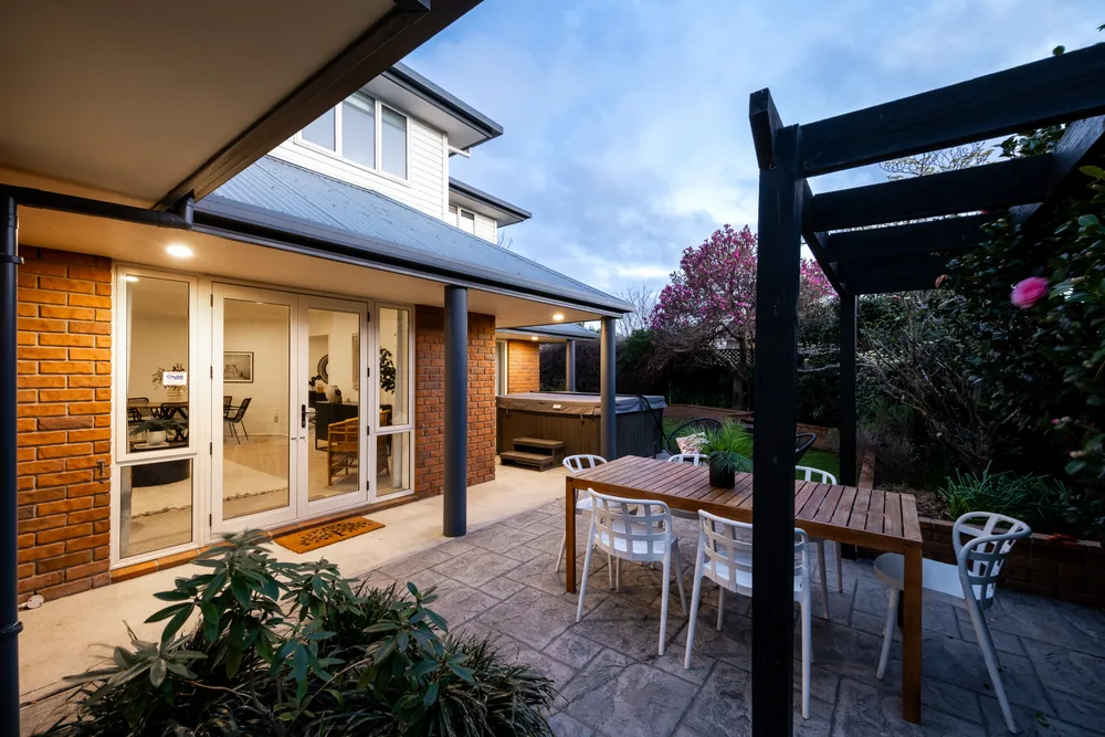 Photos of 1 Oaktree Lane