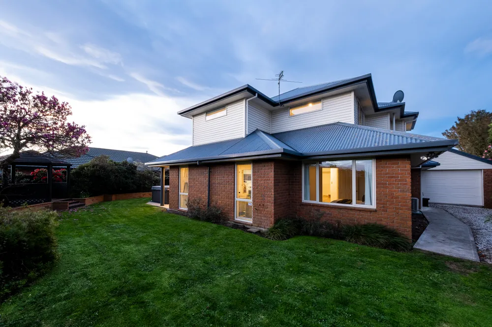 Photos of 1 Oaktree Lane