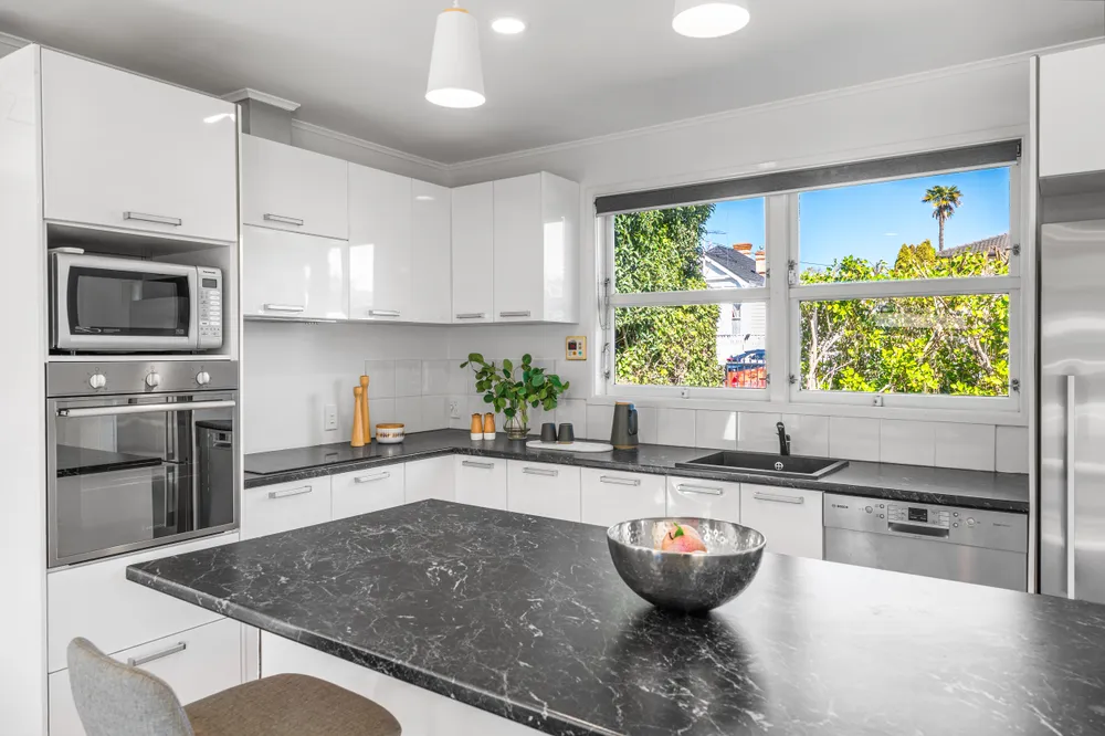 Photos of 32 Woodbine Avenue